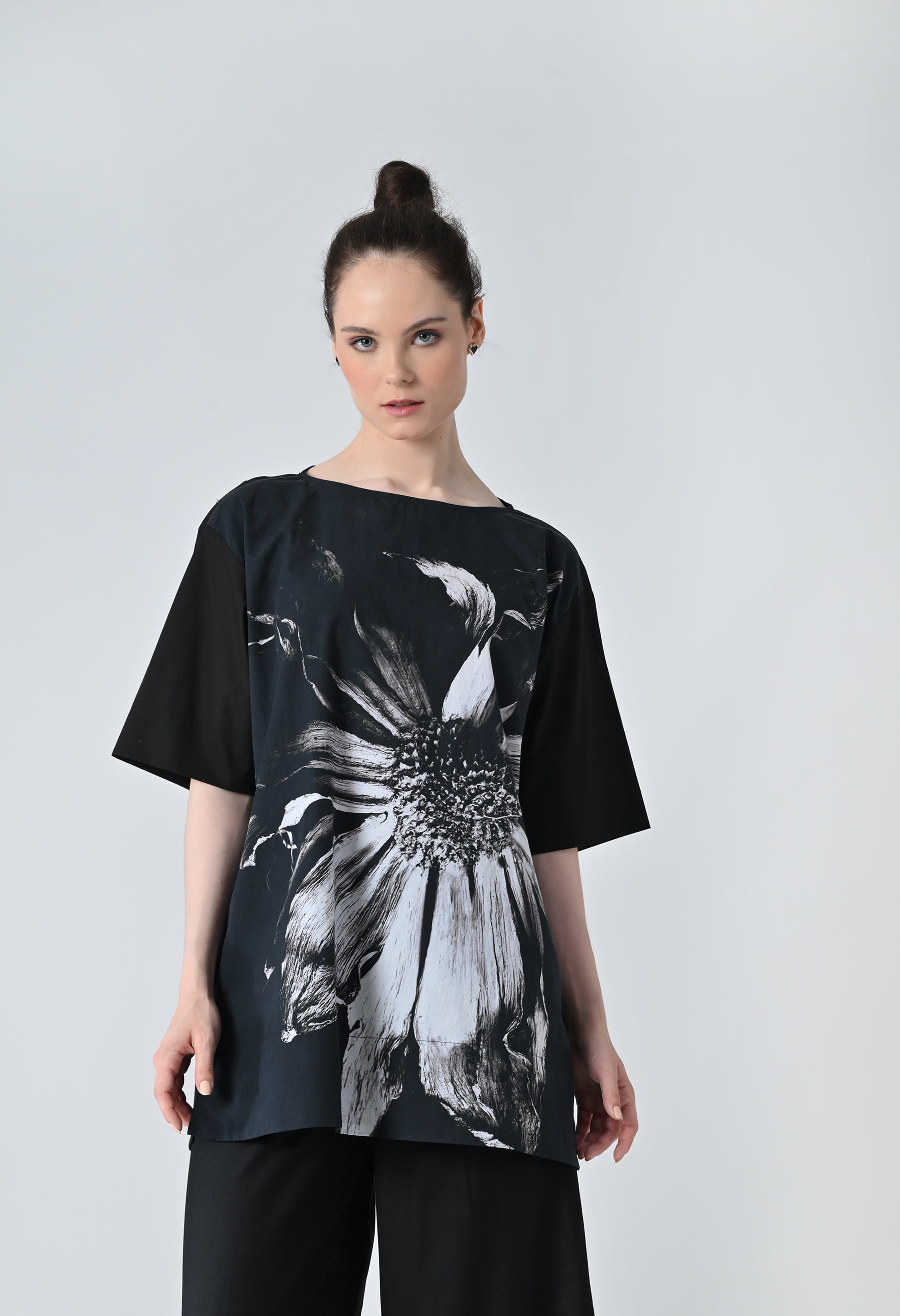 Black daisy shirt