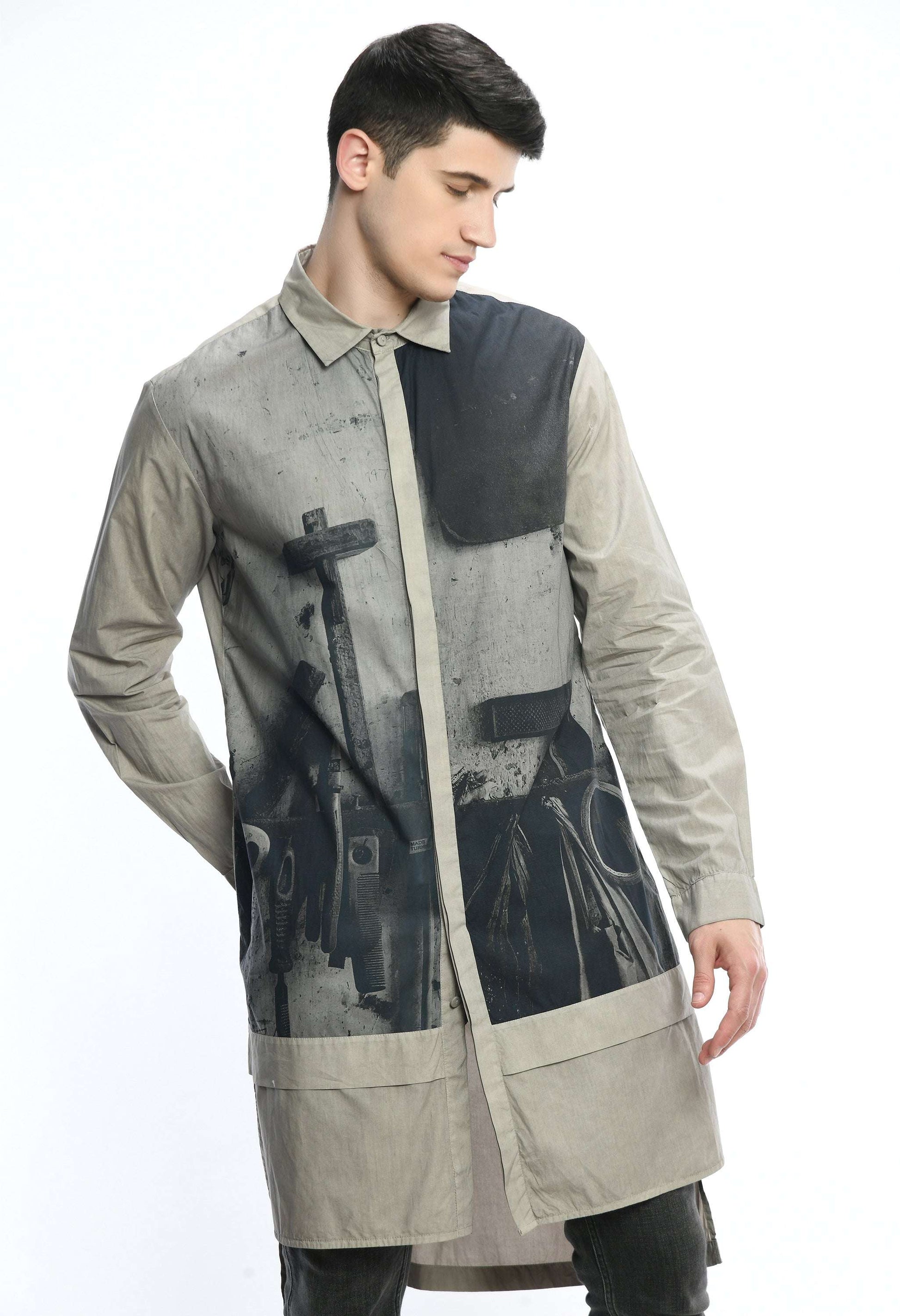 SPACE GREY STATEMENT shirt featuring a Bombay to Tokyo journey print, crafted in soft cotton.
