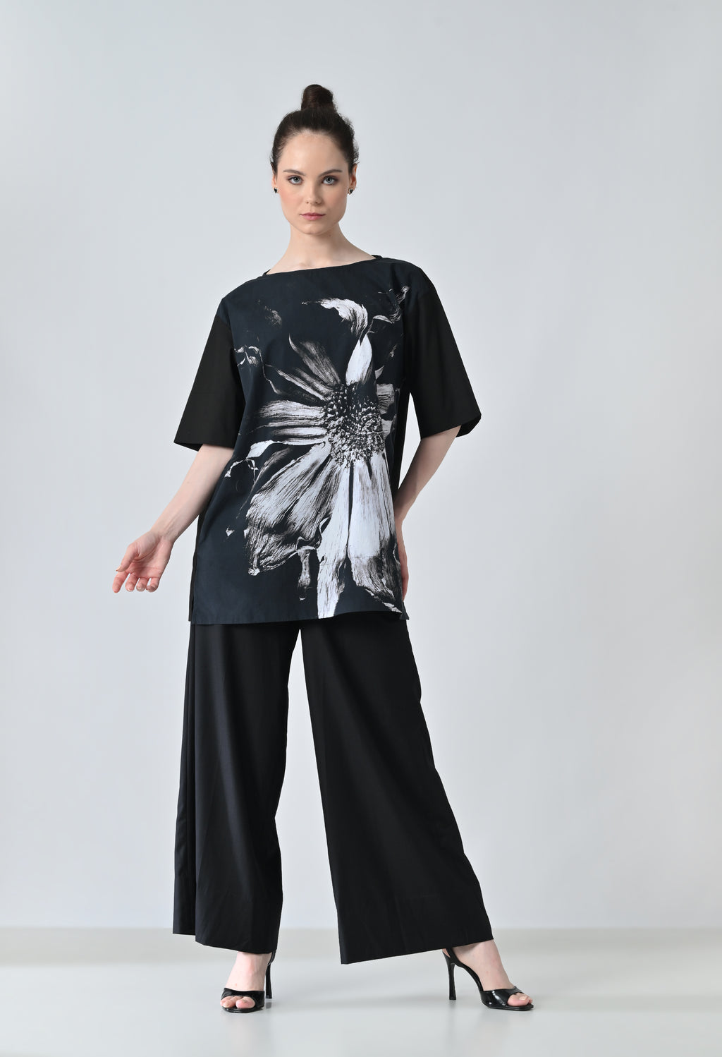 Black daisy shirt