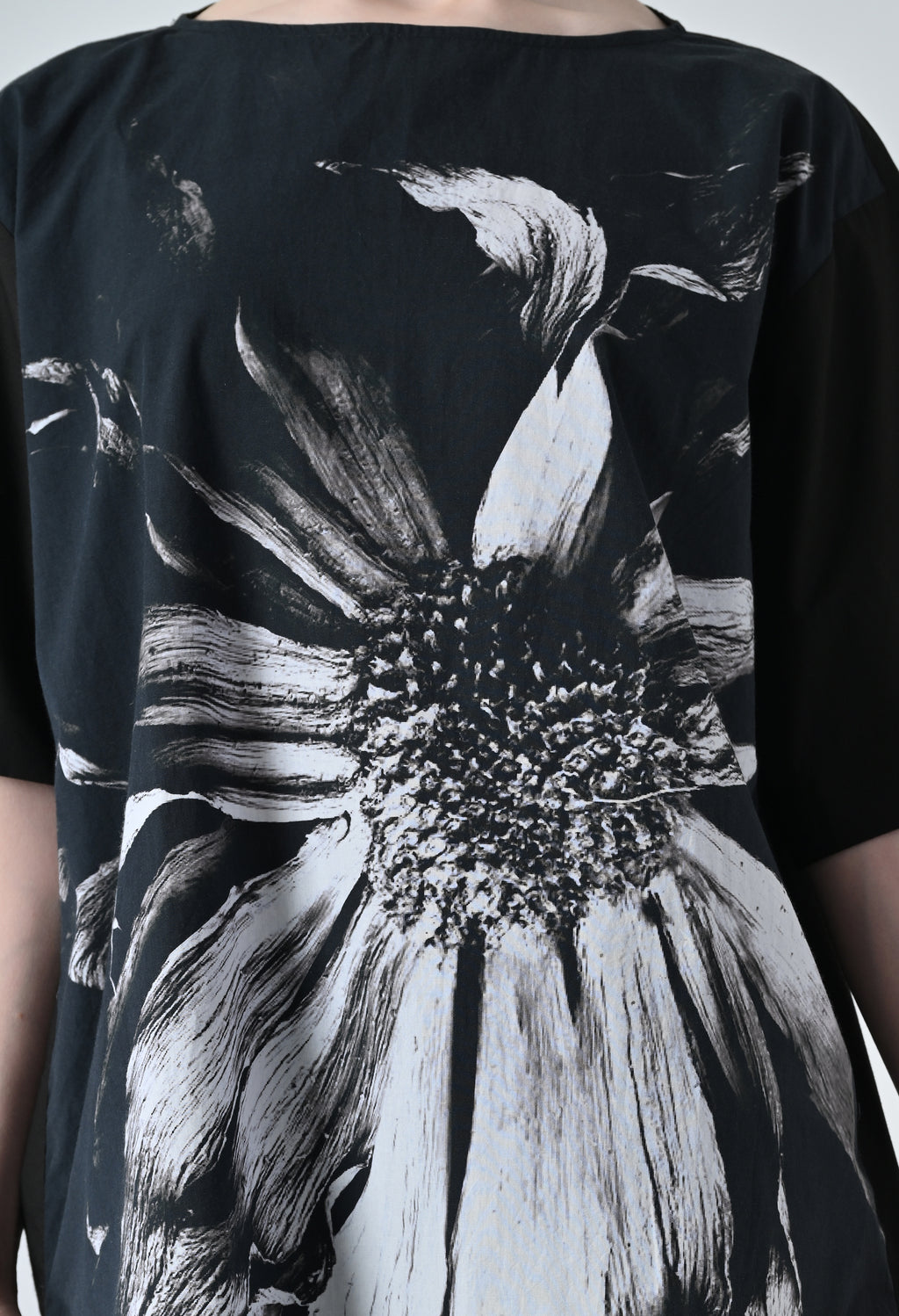 Black daisy shirt