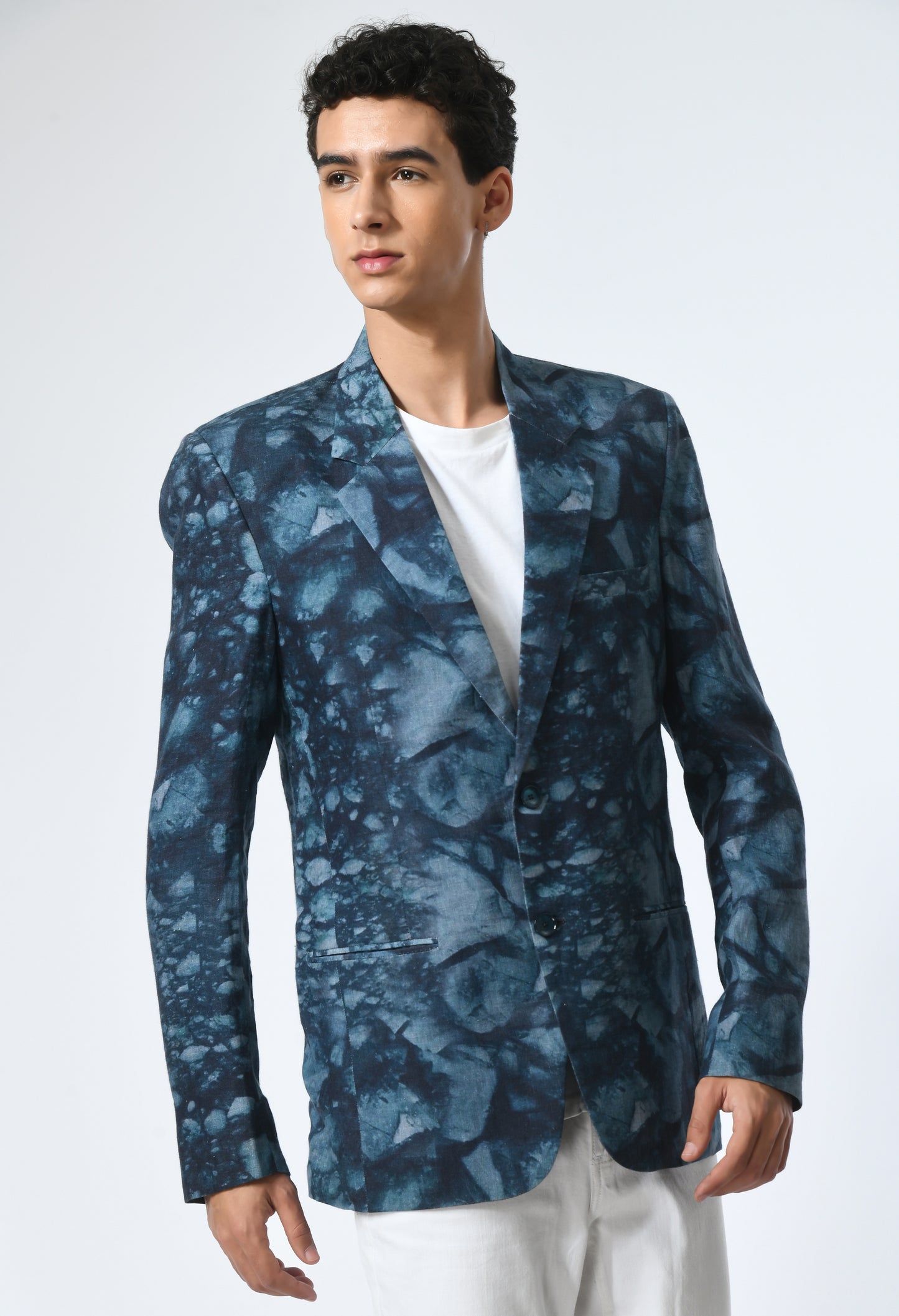 Men's regular-fit printed blazer.