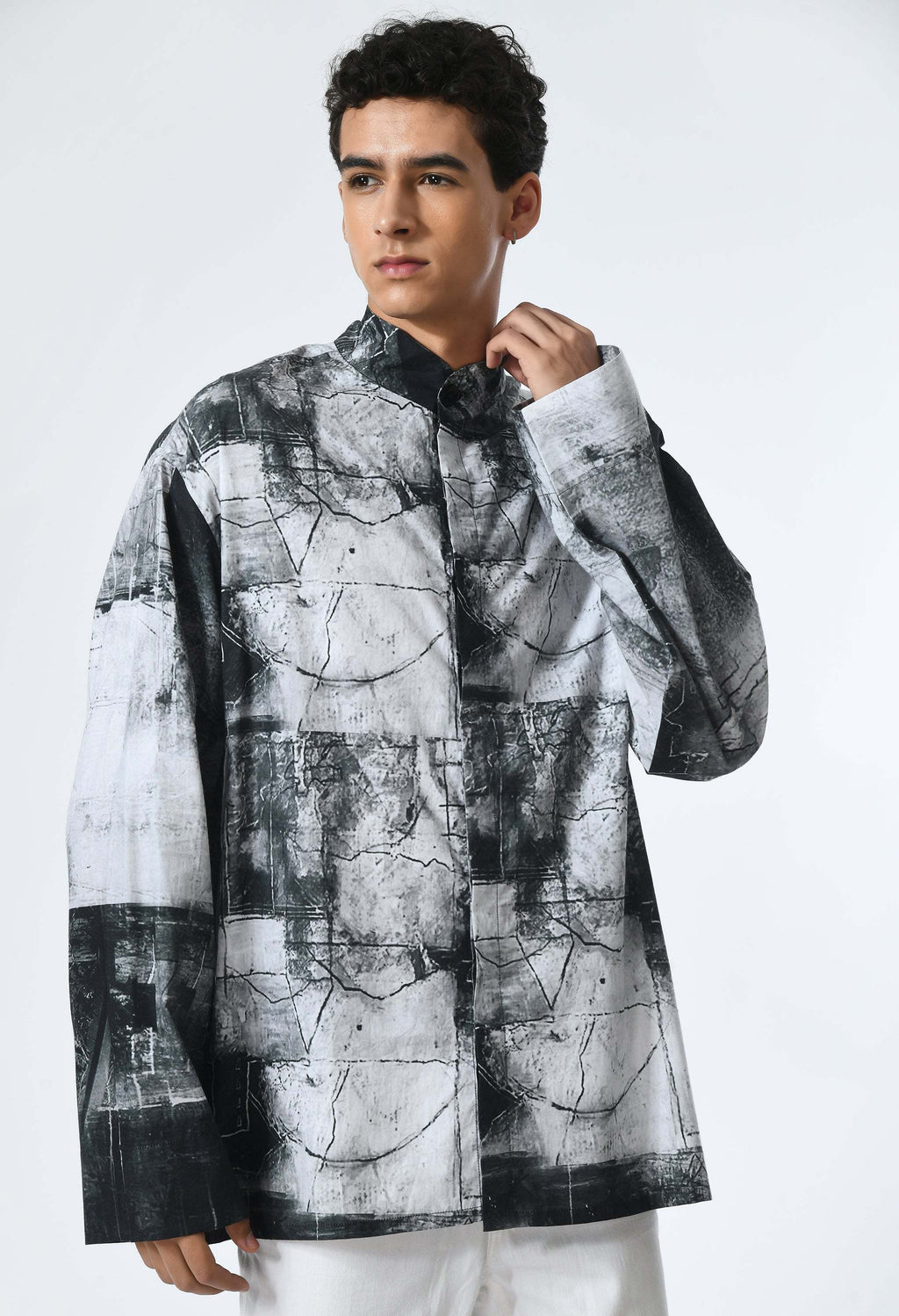 MONO MATRIX SHIRT with Bombay to Tokyo inspired print in soft cotton.