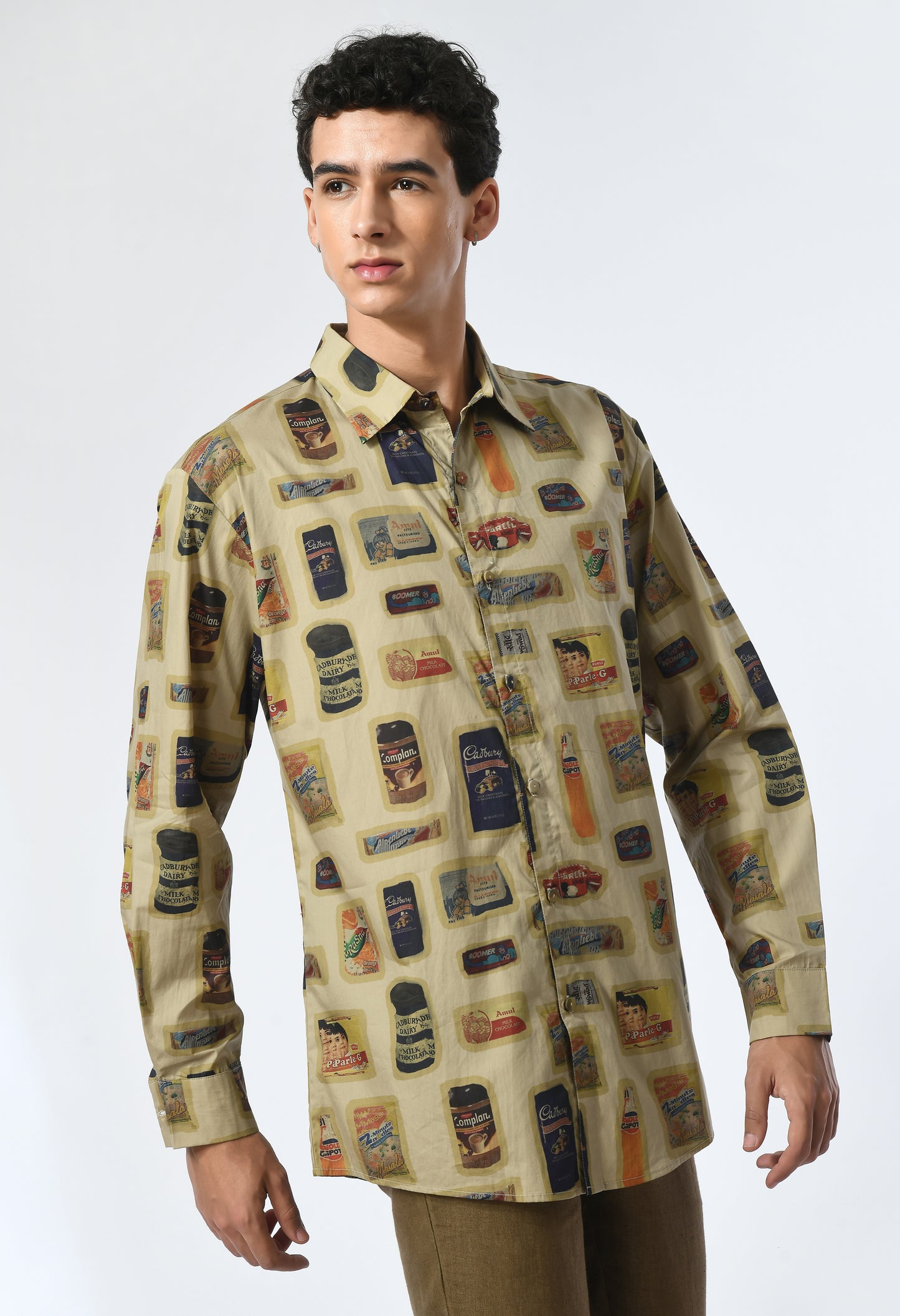 Men's regular-fit shirt in flaxen colour.