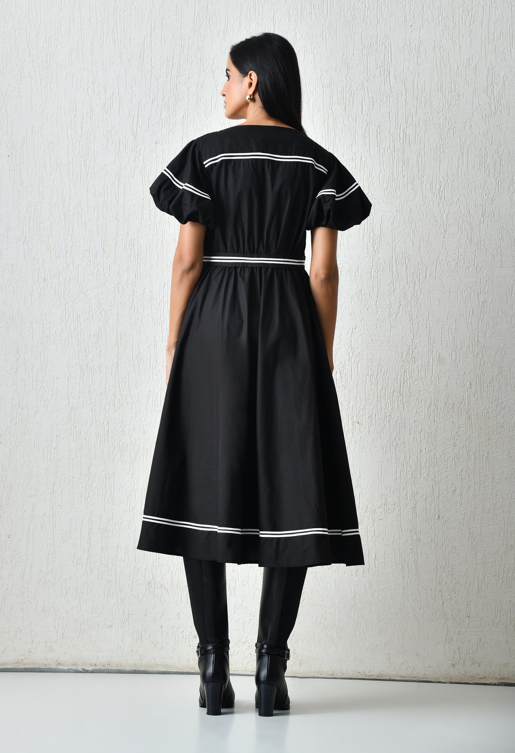 Noir Halo Piped Dress - samant chauhan design 