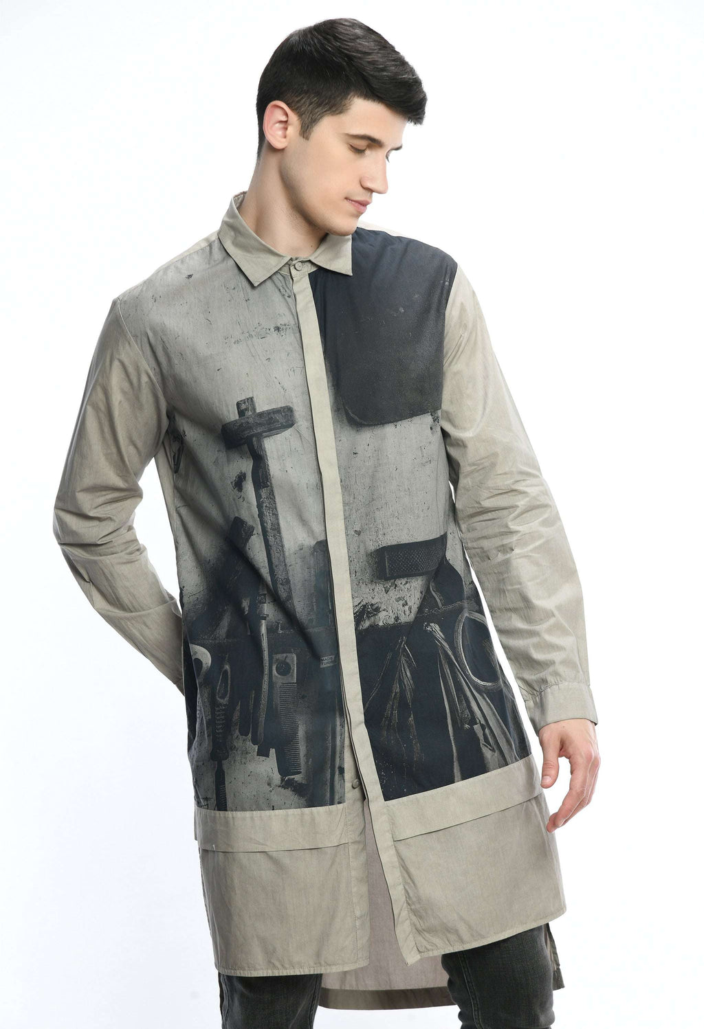 SPACE GREY STATEMENT shirt featuring a Bombay to Tokyo journey print, crafted in soft cotton.