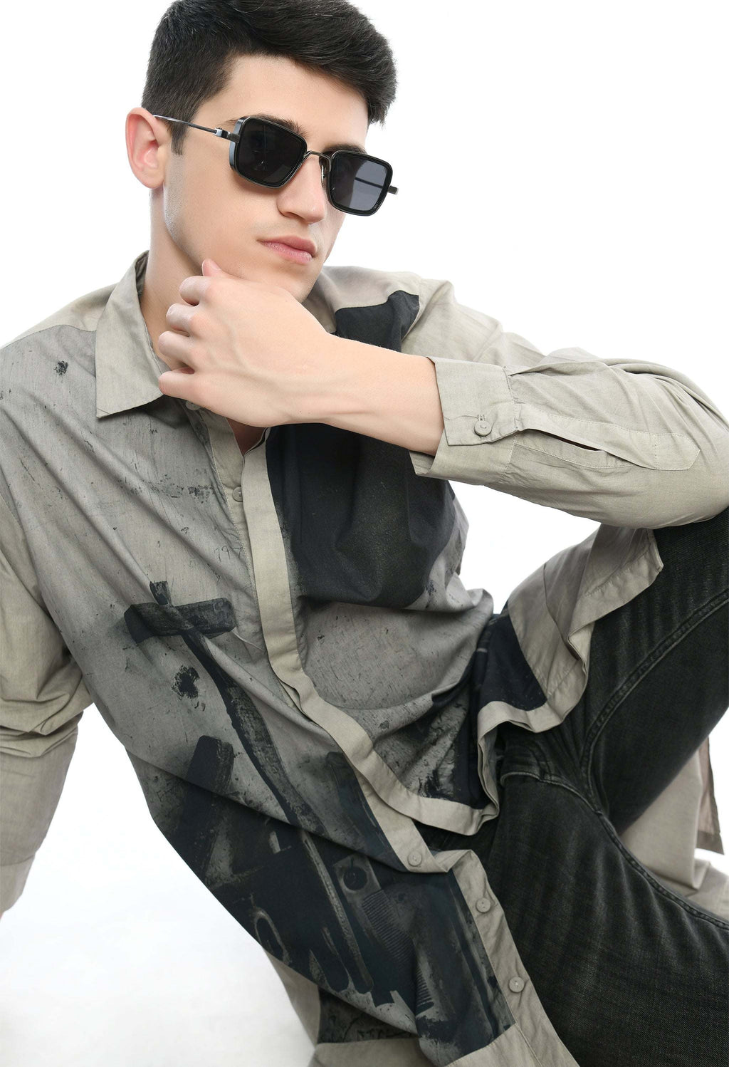 SPACE GREY STATEMENT shirt, Bombay to Tokyo print, soft cotton blend.