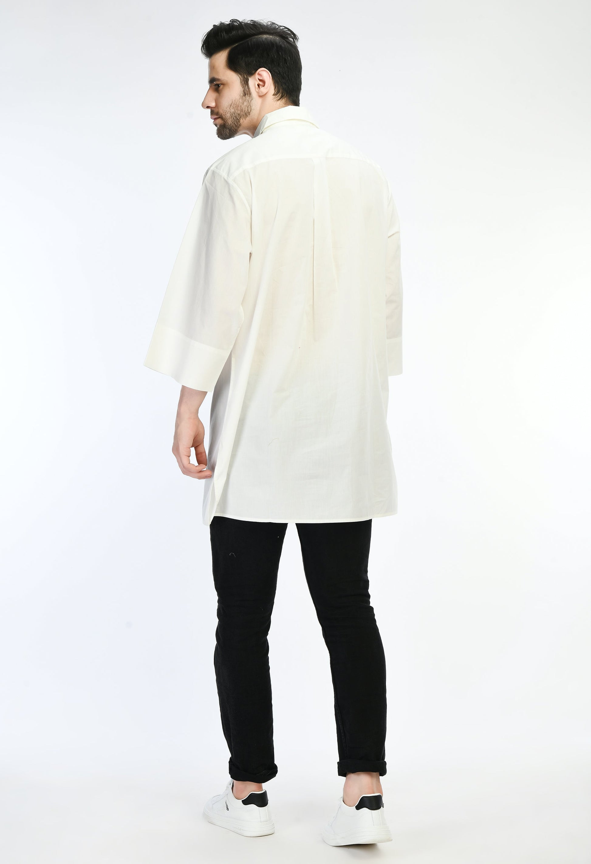 Brusg choas Shirt with bold abstract prints, made from soft cotton.